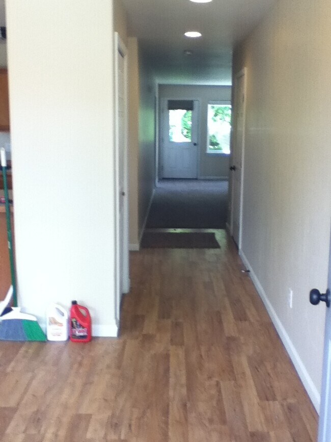 Foto del edificio - 4 Bedroom 2 Bathroom House - Close to MSU Campus