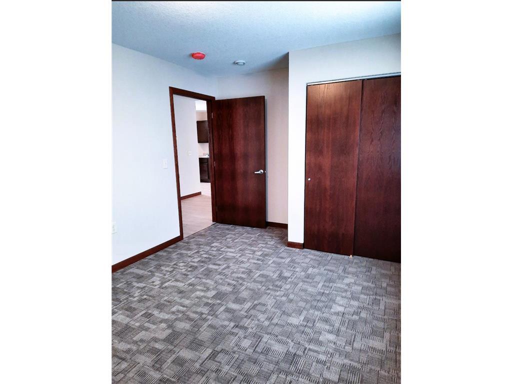 Foto del edificio - 665 11th Street Southwest