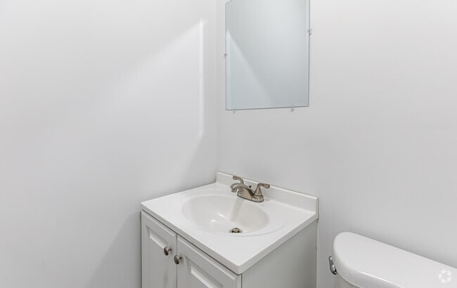 1BR, 1BA - Bathroom - SBM Benton 100