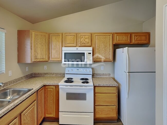 Foto del edificio - 1169 N Orchard Ave