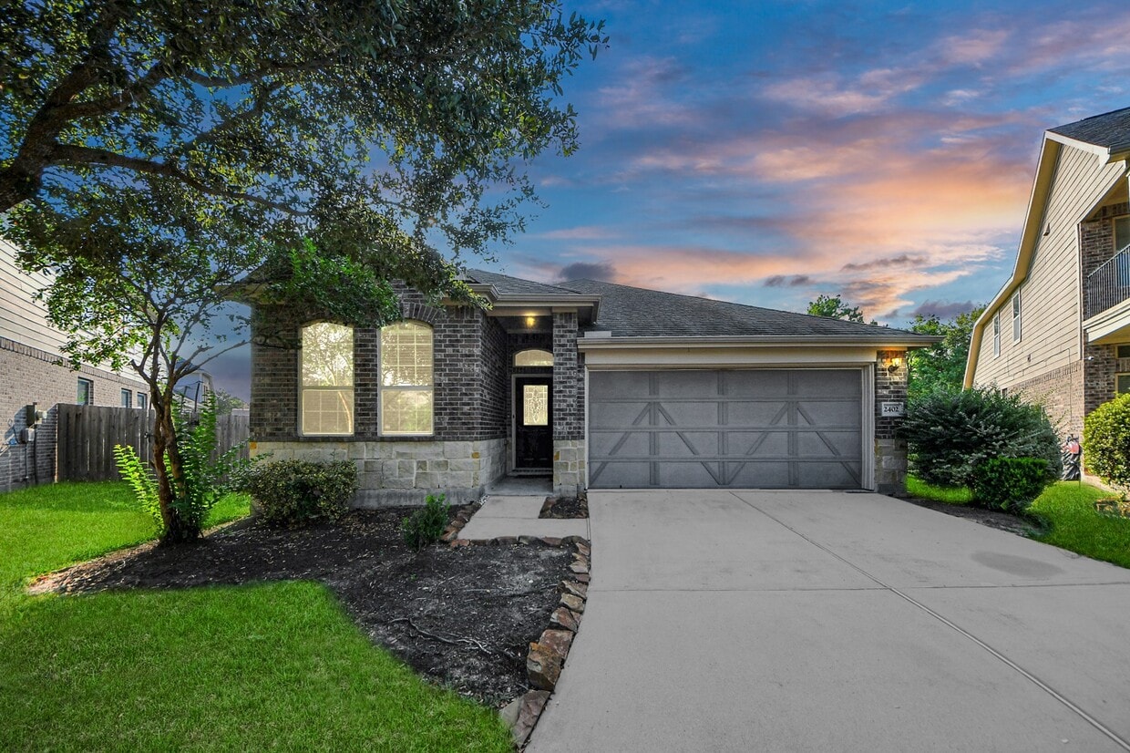 Primary Photo - 2402 Village Lakes Dr