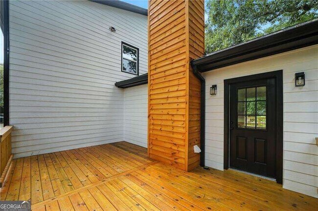 Foto del edificio - 7600 Fields Dr