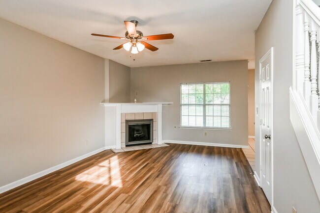 Foto del edificio - 9213 Gavin Dr