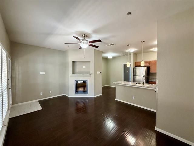 Primary Photo - 4800 W Lovers Ln