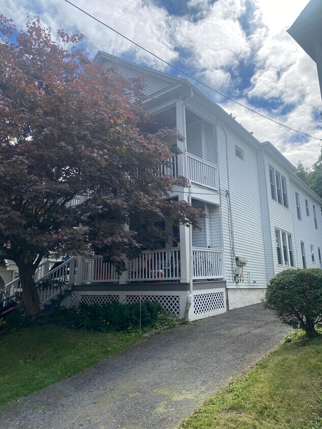 28 Peyster St Unit 2nd Floor, Albany, NY 12208 Apartments in Albany