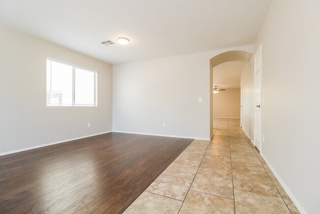 Foto del edificio - 1332 S 231st Ln