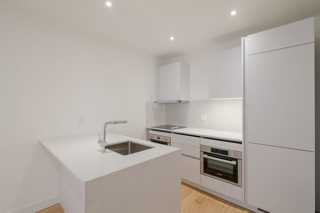 Building Photo - 3435 Rue Drummond
