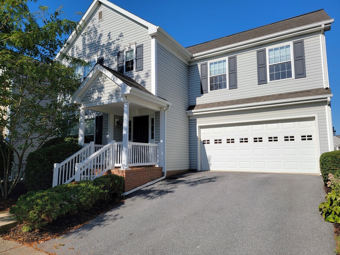 Primary Photo - 709 Palmer Cir