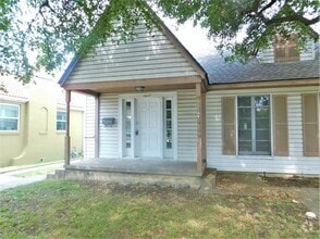 Building Photo - 1609 N Locust St