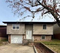 Building Photo - 1505 Summerhill Ct
