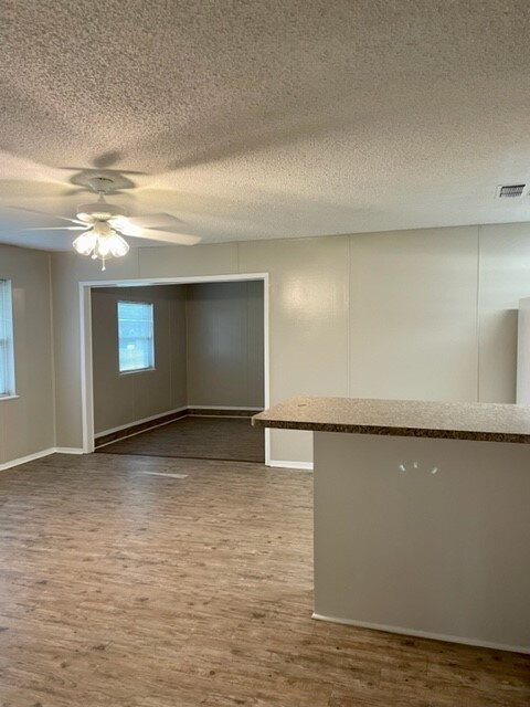 Foto del edificio - 3 bedroom 2 bath in quiet neighborhood