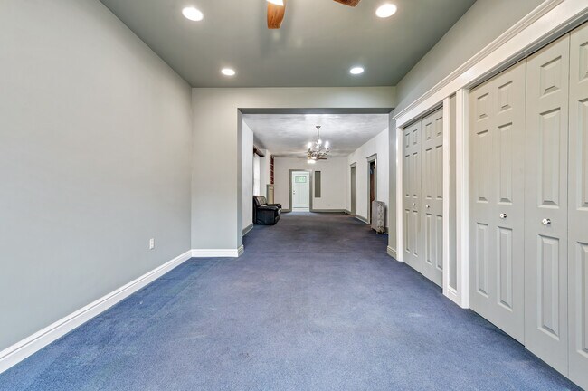 Foto del edificio - 6344 Phillips Ave