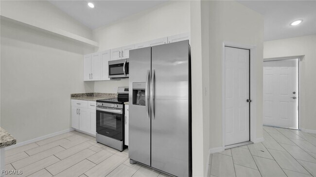 Foto del edificio - 324-326 SE 16th Pl