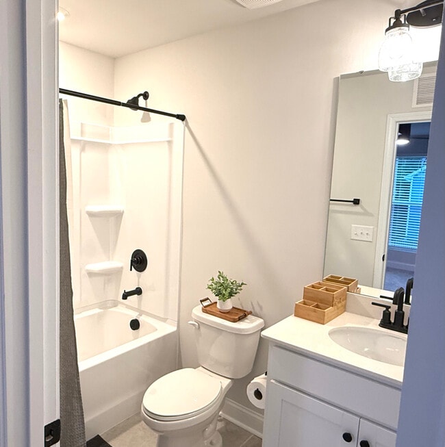 Foto del edificio - 4045 Grommet Ct