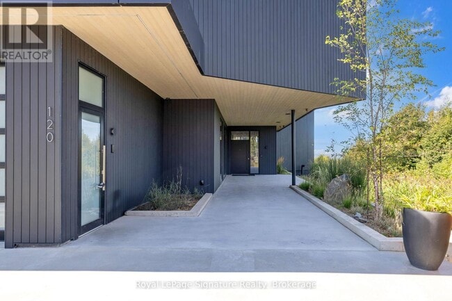 Building Photo - 120 Sebastian St