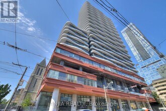 Building Photo - 280 Dundas St W