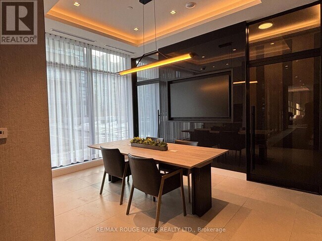 Photo du bâtiment - 1606 Charles St