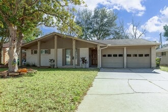 Building Photo - 5827 Farwell Dr