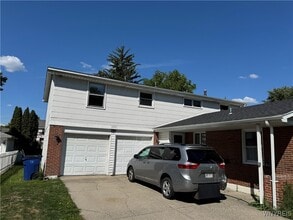 Building Photo - 28 Ayrault Dr