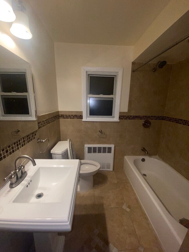 bathroom - 10511 87th St