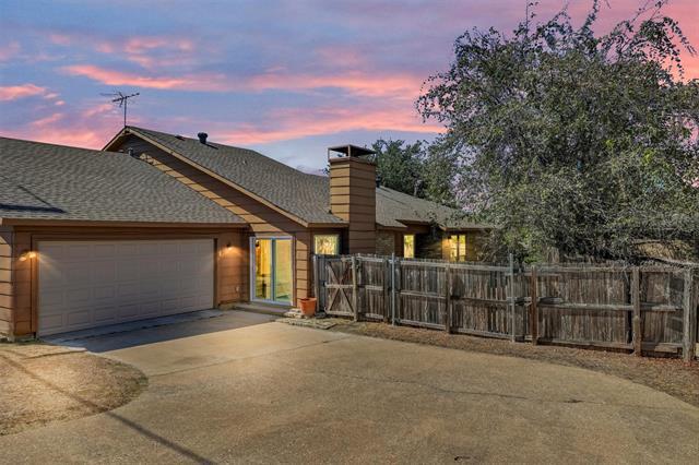 Foto del edificio - 9722 Summerwood Cir