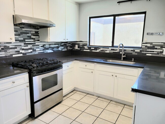 Foto del edificio - 8260 Rush St