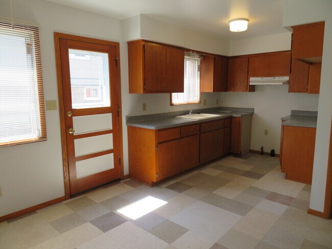 Building Photo - 4285 S 20th St