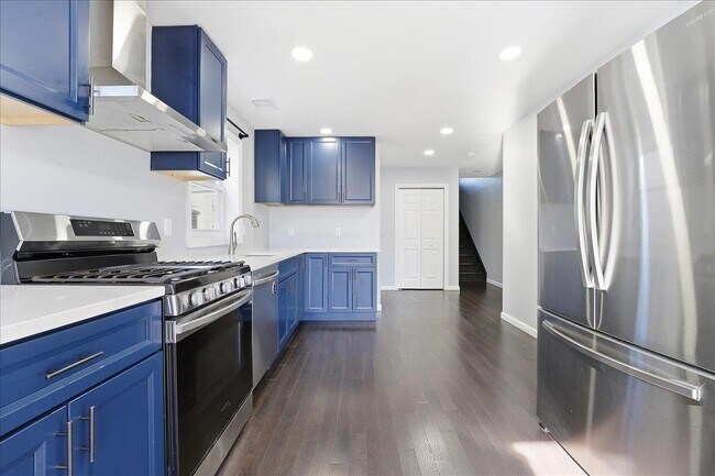 Foto del edificio - 225 Freeman Ave