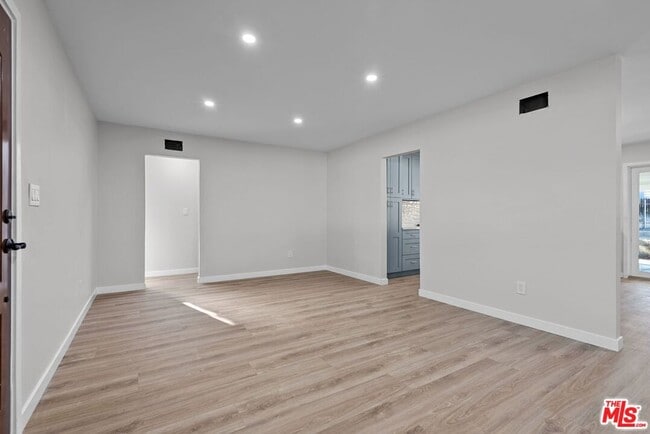 Building Photo - 16855 Donmetz St