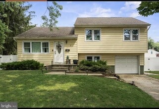 Building Photo - 7 Tinker Dr