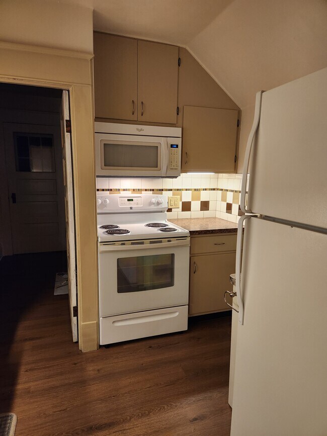 Foto del edificio - 614 Isabella St