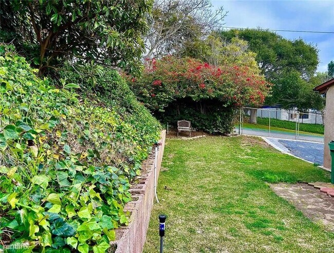 Foto del edificio - 3 br, 2.5 bath House - 1357 Curtis Ave