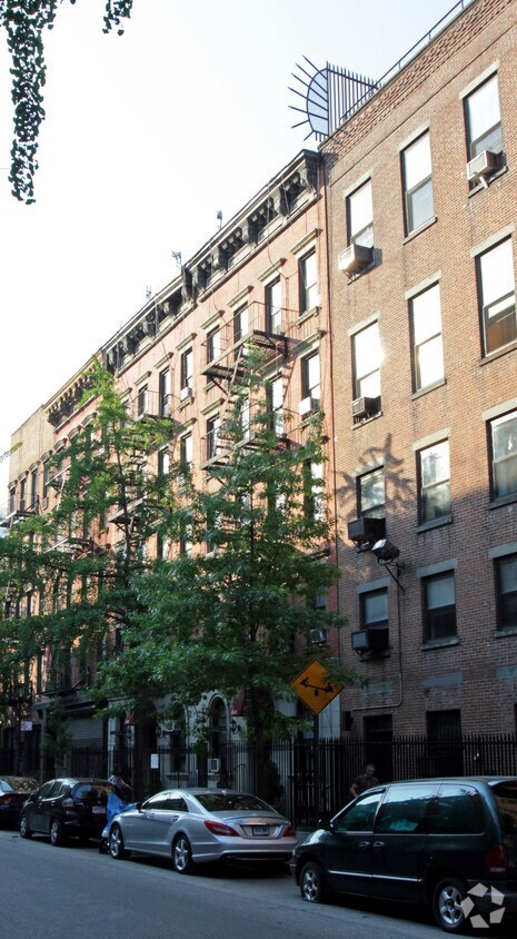 Primary Photo - 450 W 46th St