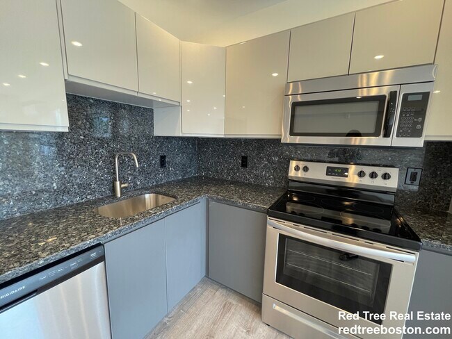 Foto del edificio - 1028a Commonwealth Ave