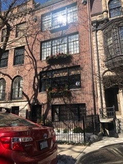 Primary Photo - 26 E Scott St