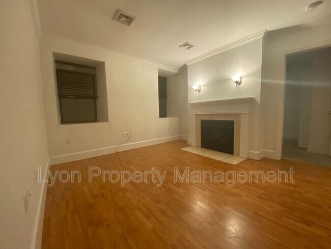 Foto del edificio - 426 Mt Hope St