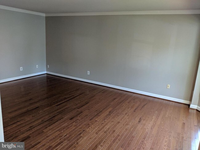 Foto del edificio - 3716 Farmland Dr