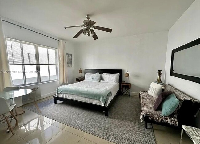 Foto del edificio - 3700 Collins Ave