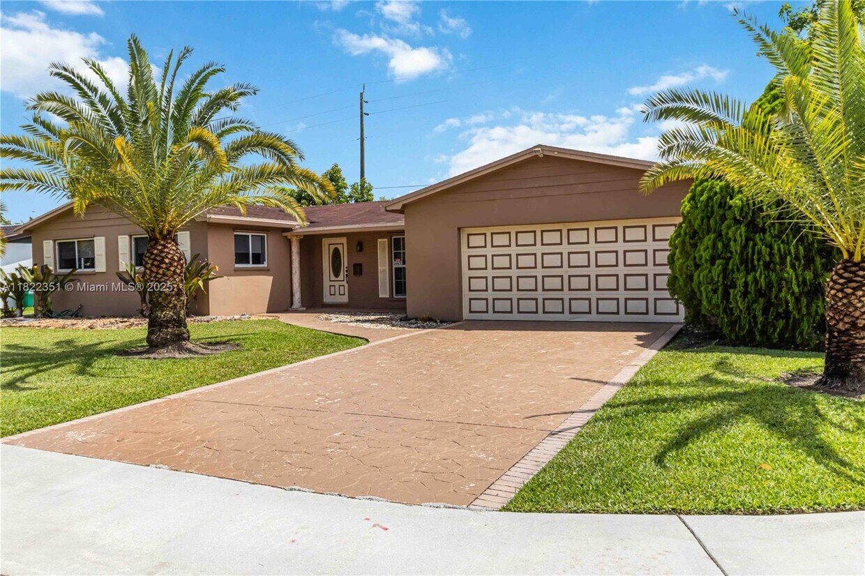 Foto principal - 10260 SW 108th St