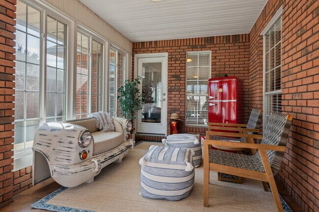 Foto del edificio - 300 Lan Rob Ln