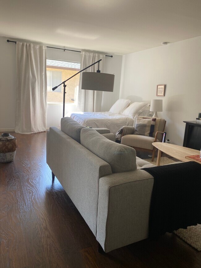 Foto del edificio - 542 Forest Ave