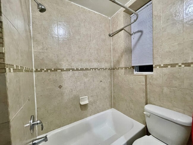 Foto del edificio - 5608 Palisade Ave