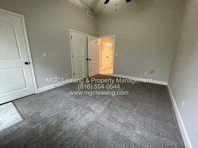 Interior Photo - Eagle Creek