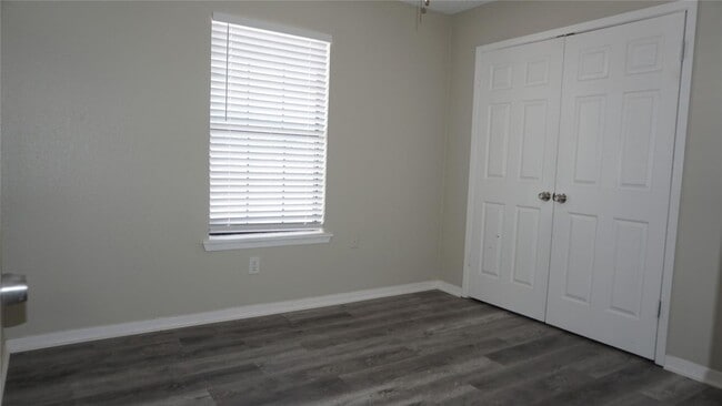 Building Photo - 2 bedroom 1 bath-Grand Prairie