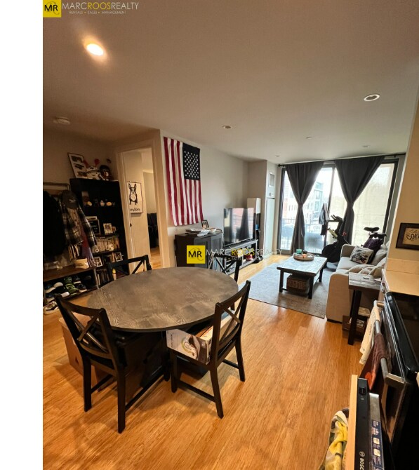 Foto del edificio - 691 Massachusetts Ave