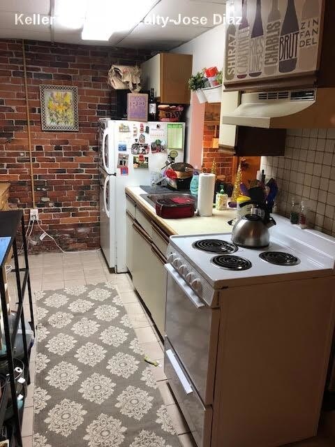 Building Photo - 260 Hope St