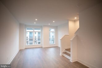 Building Photo - 2136 Tysons Ridgeline Rd