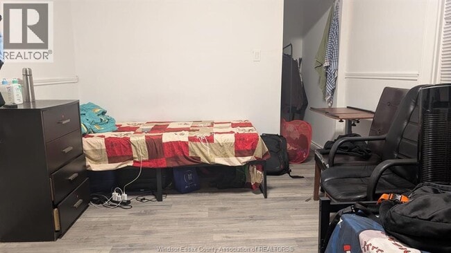 Photo du bâtiment - 235-237 CRAWFORD Unit# MAIN