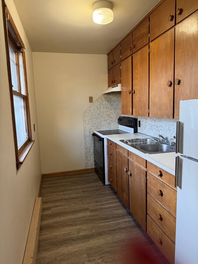 Building Photo - 22062 Sunset Dr