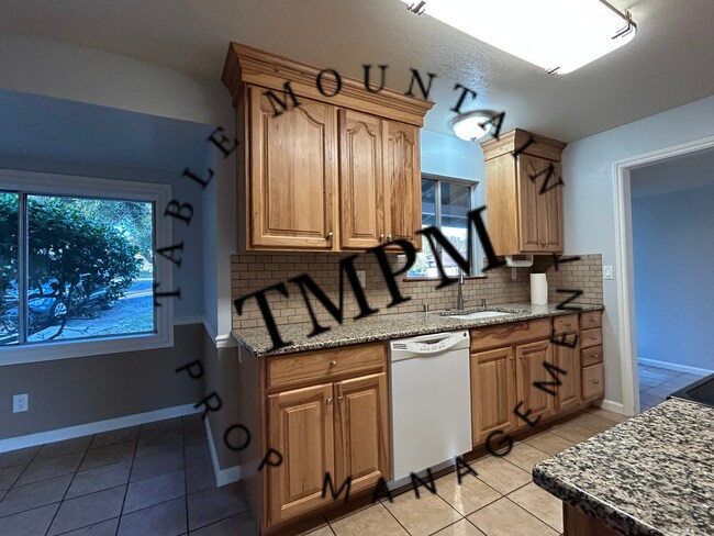 Foto del edificio - 120 Bessie Ln